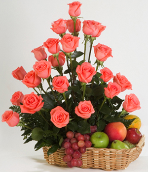 canasta de rosas y frutas caracas